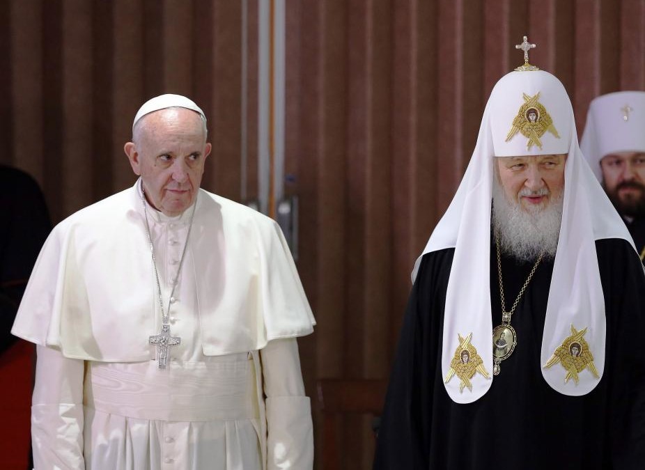 Ecumenismo: Abraço histórico entre Papa e patriarca ortodoxo de Moscovo e uma declaração conjunta
