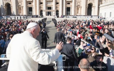 «A Missa não é um espetáculo, nada de telemóveis» – Papa Francisco