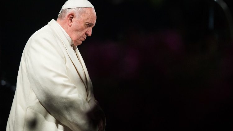 Papa convoca momento oração e dioceses portuguesas e espanholas rezam o Rosário